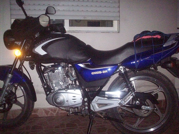 en125 con cubremanos.jpg